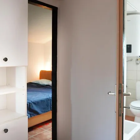 Lighthouse Apartman Vir