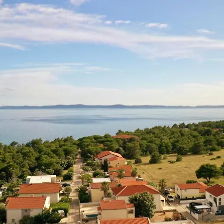 Lighthouse Apartman *